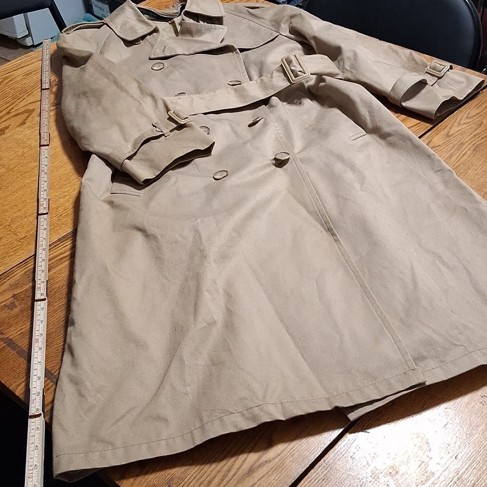 LONDON FOG WOMENS COAT TRENCH 12P PETITE  TAN Jacket Long  Worn SLEEVES Preowned